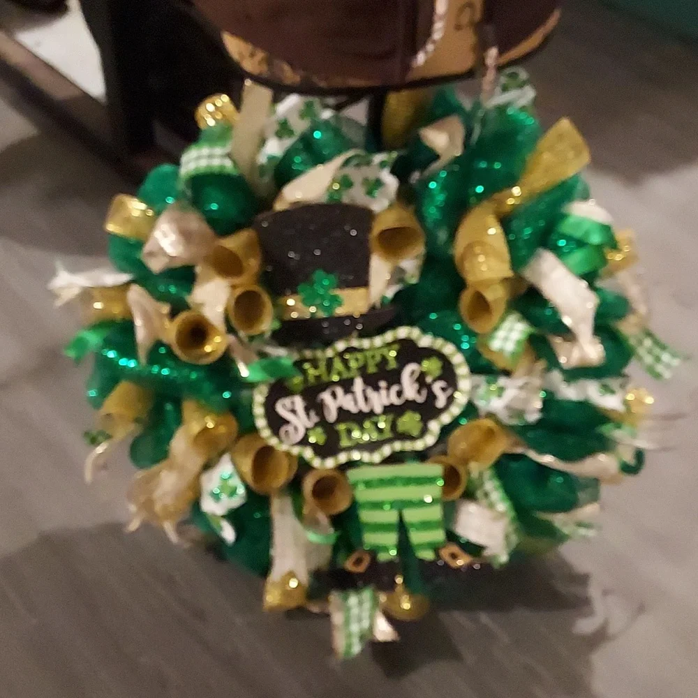 Green and Gold Decorative Wreath